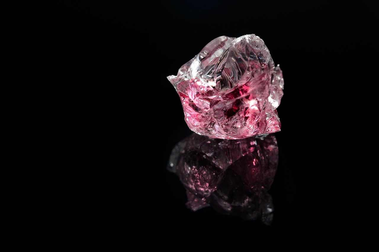 科技與藝術(shù)的璀璨結(jié)晶，最新三星旗艦手機(jī)亮相！