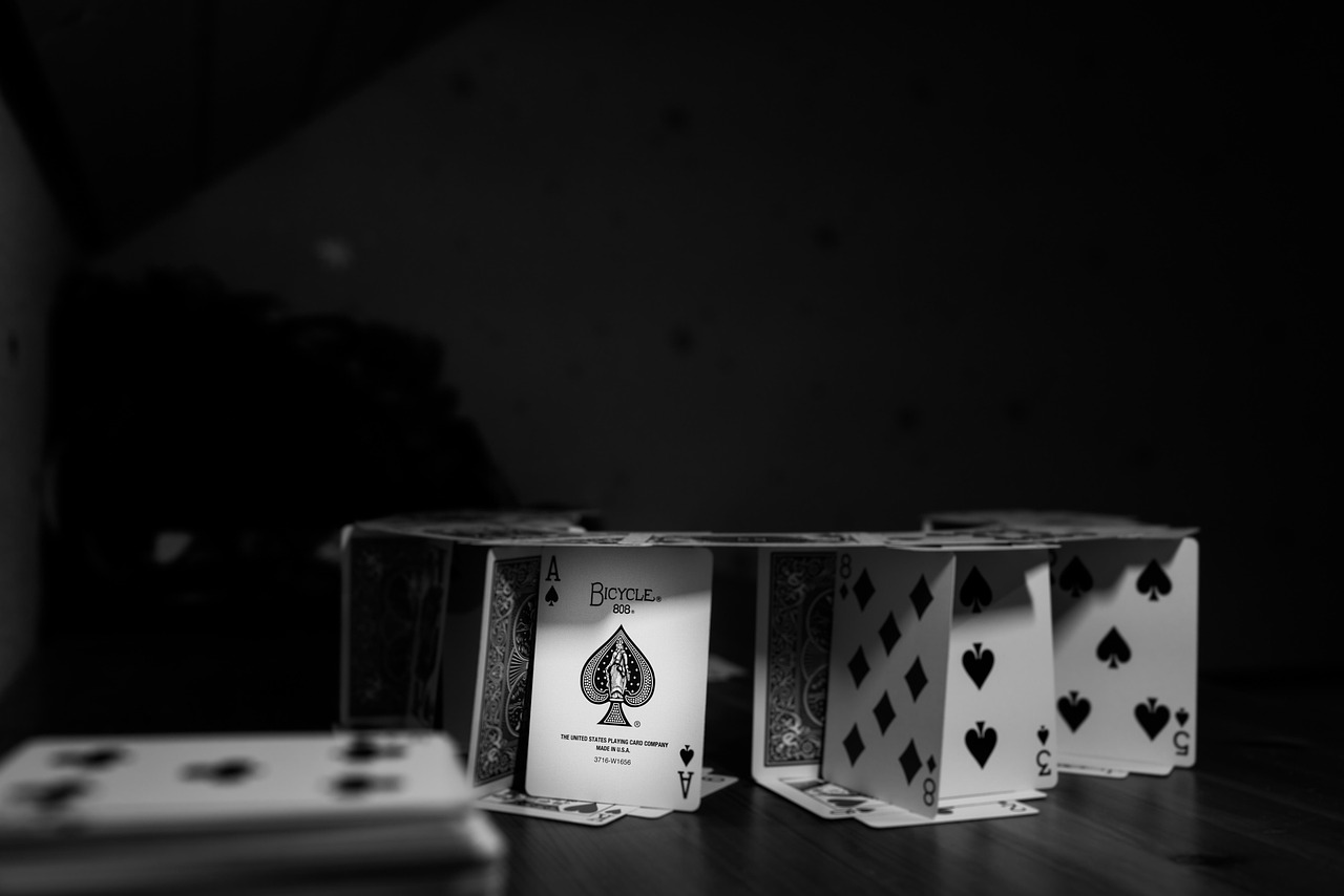奧特曼卡片豪華版最新動態(tài)，掀起收藏狂潮的新篇章揭秘！